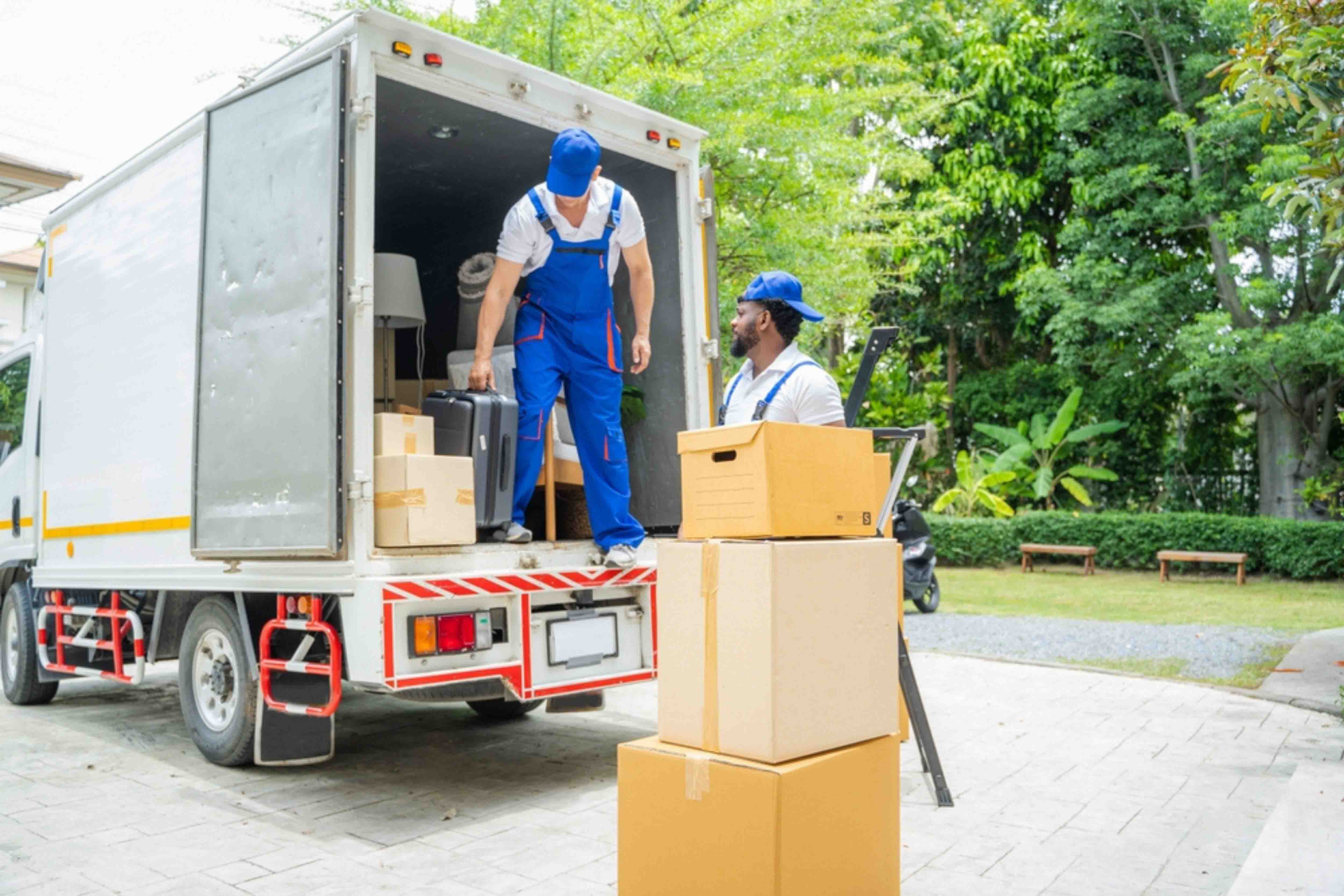  The Thrifty Guide to Moving: Navigating the Cheapest Way to Relocate
